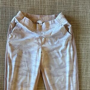 ✨Athleta✨ Camouflage Pants, Size 8, New Condition!